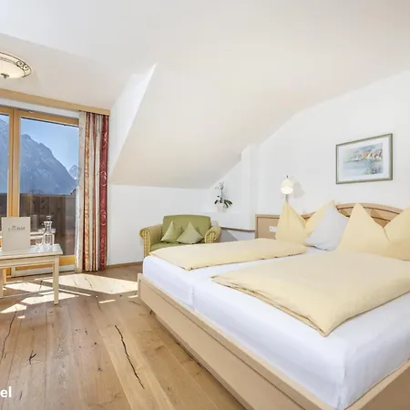 Hotel Kleefeld 3*