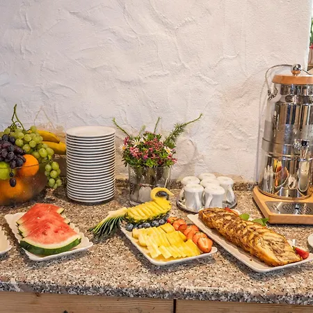 ホテル Kleefeld ストローブル