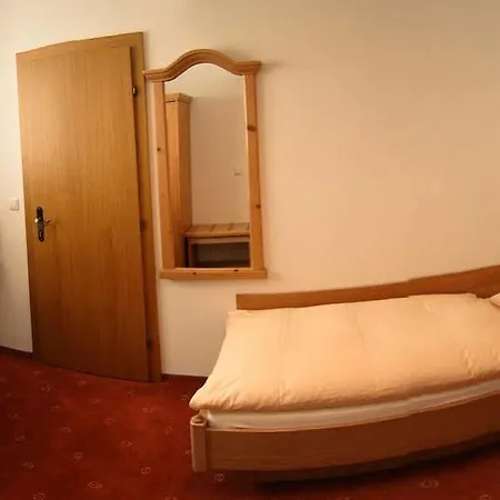 Hotel Kleefeld 3*