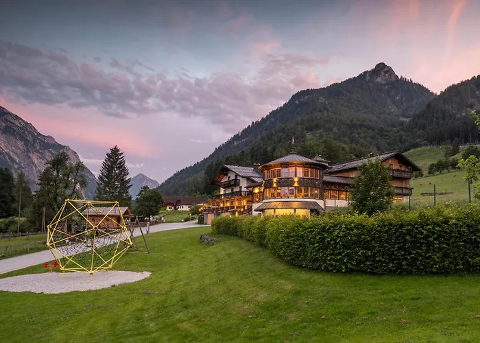 Kleefeld 3* Strobl