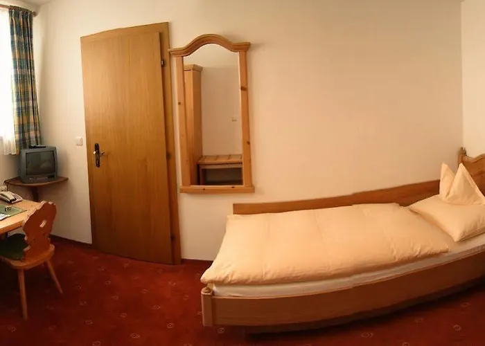 Hotel Kleefeld 3*